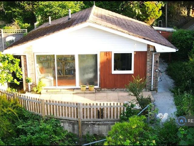 House for rent in Wrecclesham, Fole
