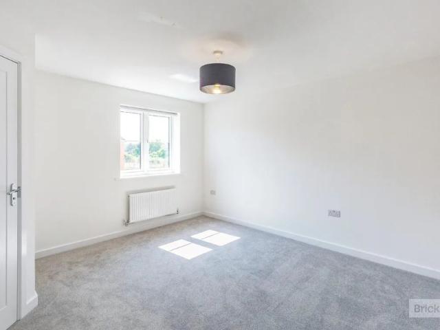 House for rent in Priors Hall Park, Weldon