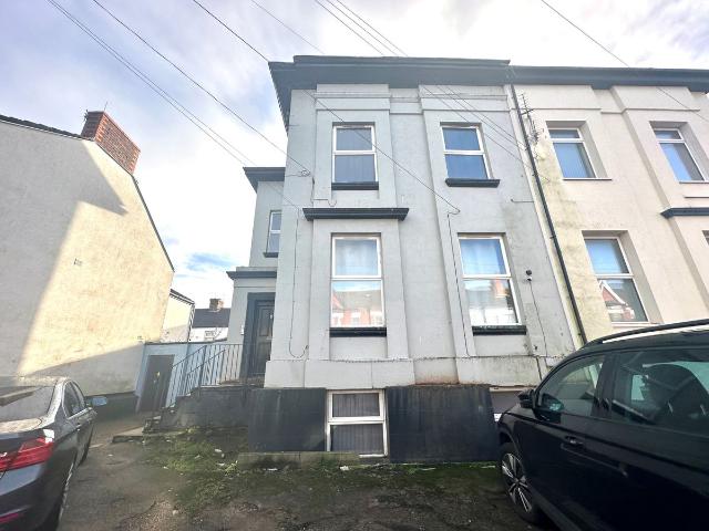 Apartment for rent in Liscard, Wirral