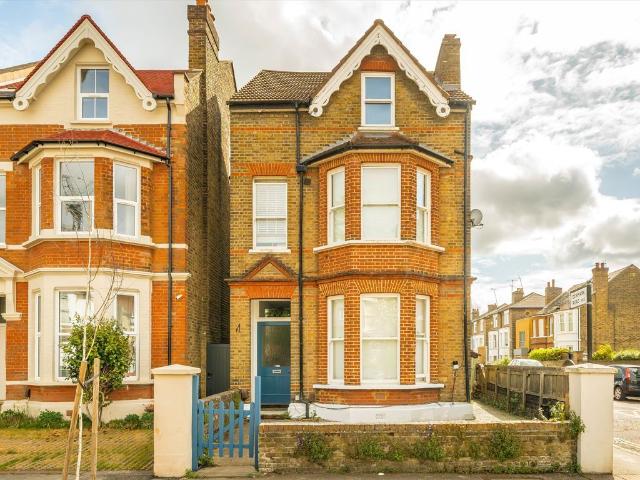 Studio for rent in London Borough of Ealing, Greater London