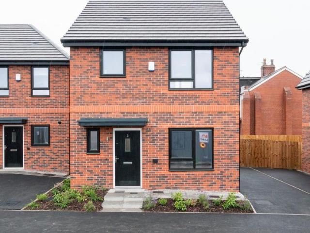 House for rent in Charlestown, Salford