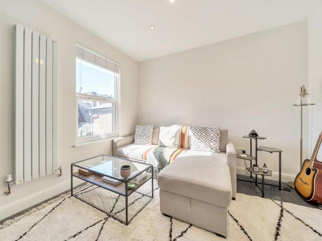 Apartment for rent in Sands End, Greater London