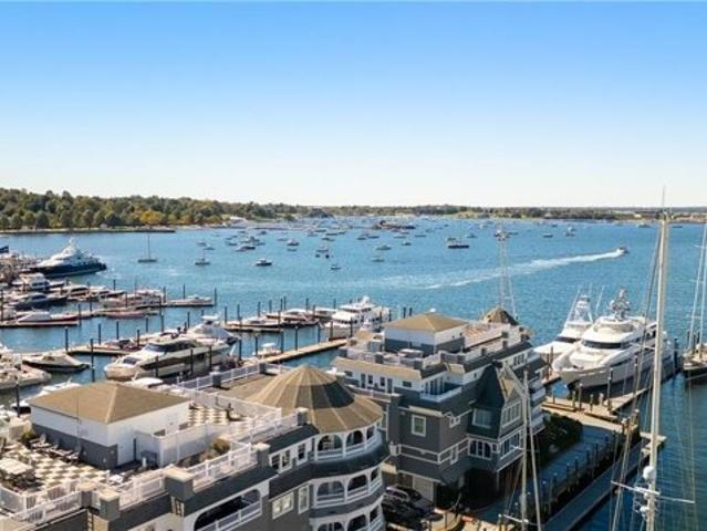 Condo for sale in Newport, Newport County