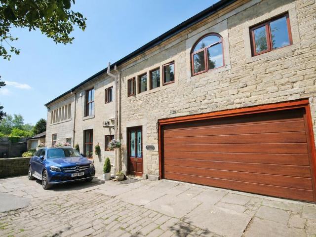 House for rent in Burnedge, Greater Manchester