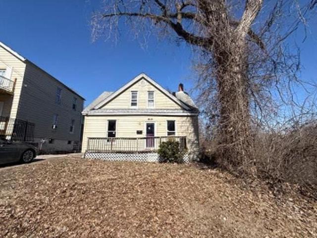 House for sale in Alton, Illinois