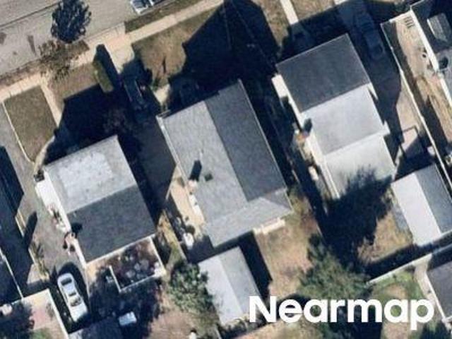 House for sale in Mineola