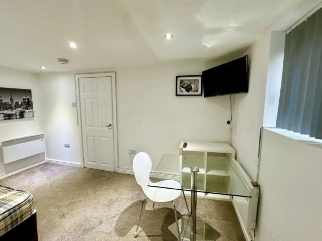 Apartment for rent in Harehills, West Yorkshire