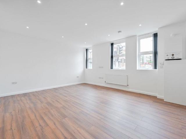Apartment for rent in London Borough of Lewisham, Ladywell