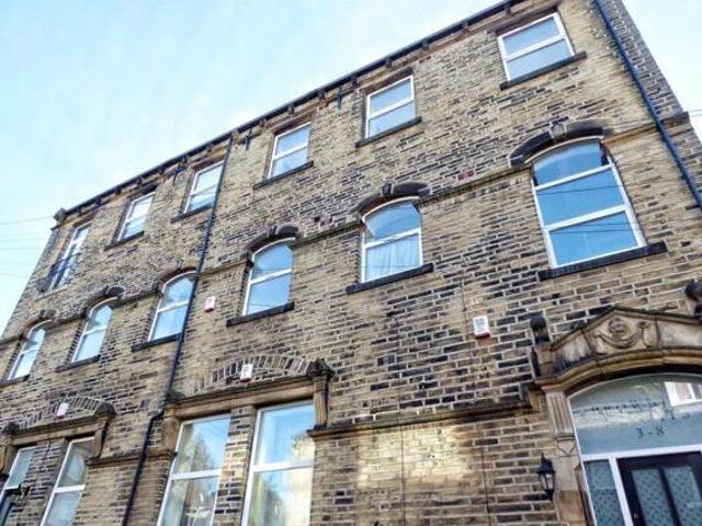 House for sale in Halifax, West Yorkshire