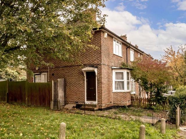 House for rent in London Borough of Ealing, Greater London