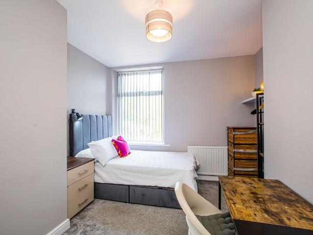 Room for rent in Sheepridge, Huddersfield