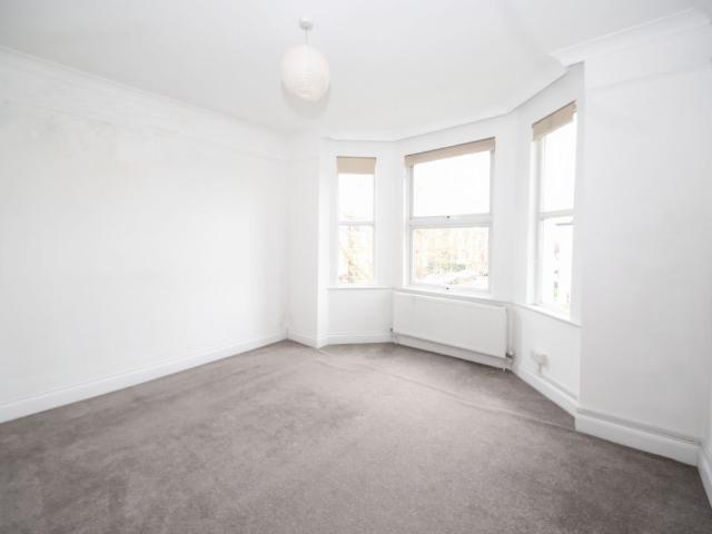 Room for rent in New Southgate, Greater London