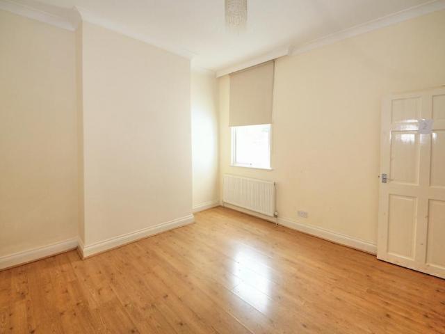 House for rent in New Southgate, Greater London