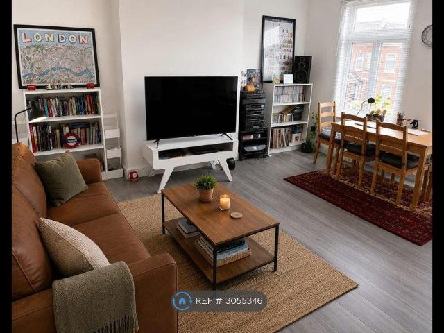 Apartment for rent in Bowes Park, Greater London