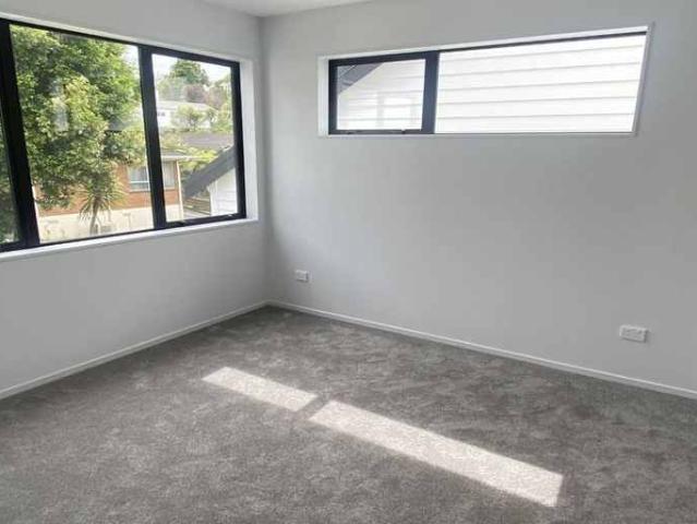 Townhouse for rent in Waiake, Hibiscus and Bays