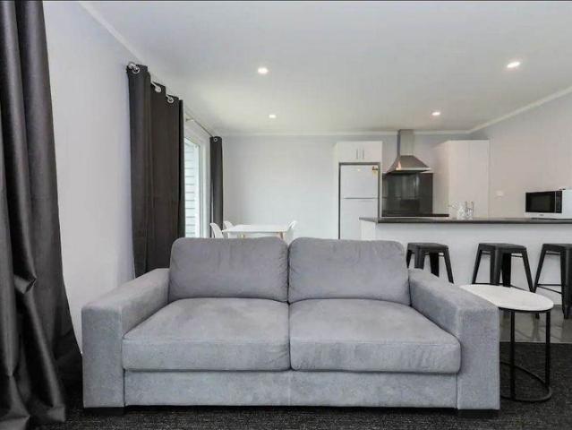 Apartment for rent in Whangaparaoa, Oroua County
