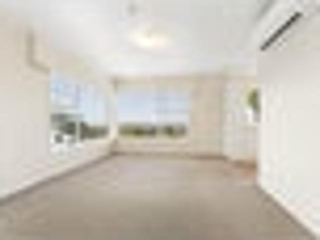 Apartment for rent in Whangaparaoa, Oroua County