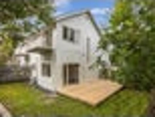 Townhouse for rent in Whangaparaoa
