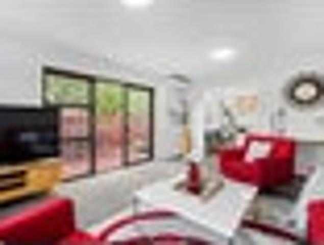 Townhouse for rent in Whangaparaoa