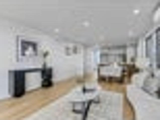 Townhouse for rent in Paremoremo, Oroua County