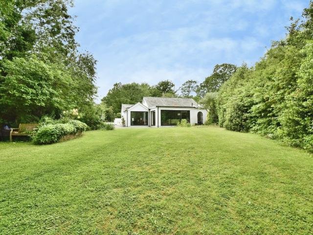 House for rent in Colshaw Farm, Wilmslow