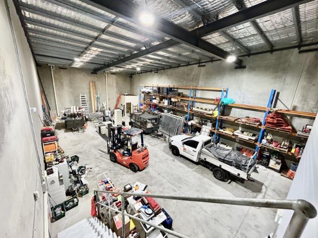 Warehouse for rent in Toombul, Queensland