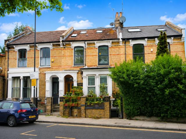 Apartment for rent in Brownswood Park, Stoke Newington