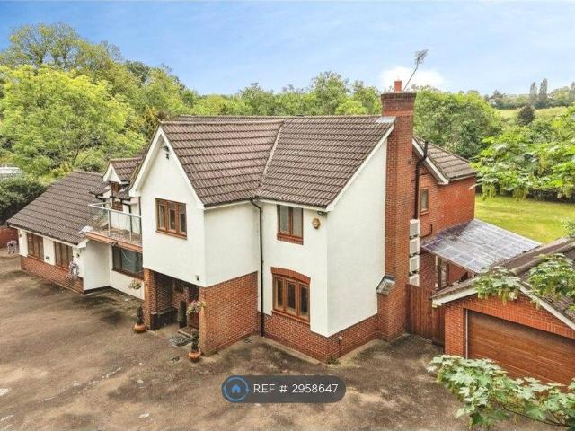 Room for rent in Harold Hill, Greater London