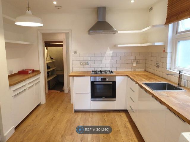 Apartment for rent in London Borough of Merton, Mitcham
