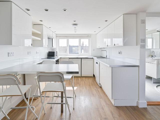 House for rent in London Borough of Merton, Mitcham