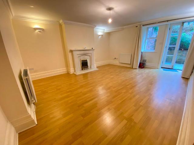 Apartment for rent in Calderstones