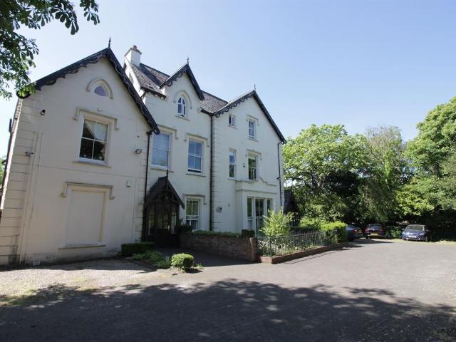 House for rent in Calderstones
