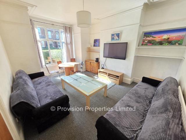 House for rent in Hyde Park, Leeds