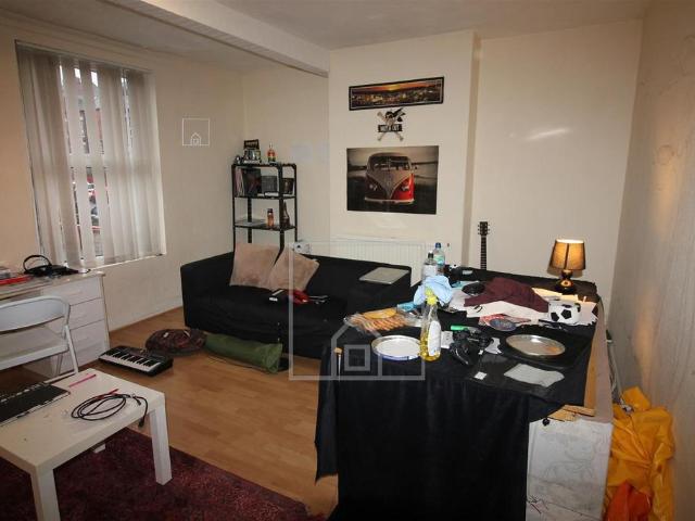 Apartment for rent in Hyde Park, West Yorkshire