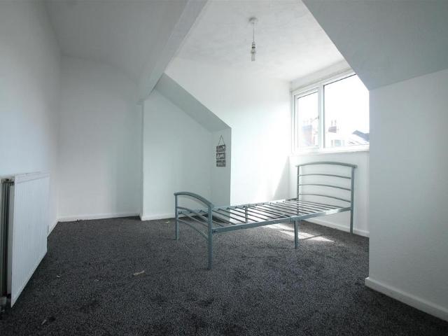 Apartment for rent in Hyde Park, West Yorkshire