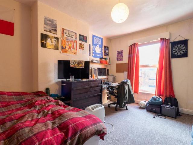 House for rent in Hyde Park, West Yorkshire