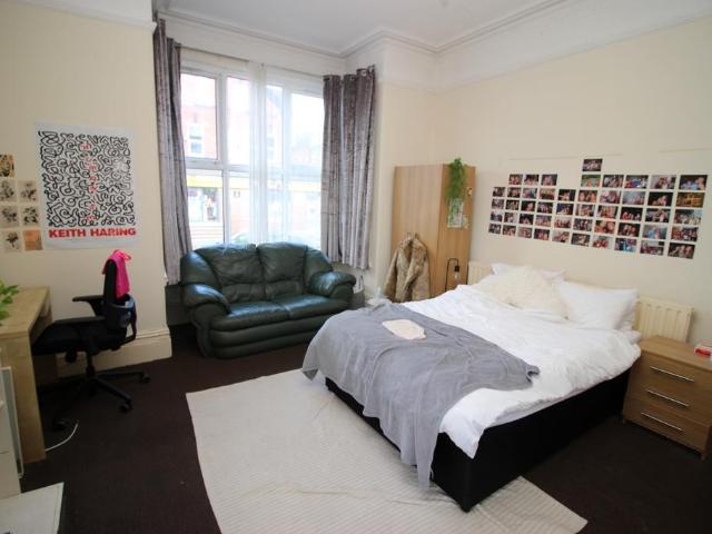 House for rent in Hyde Park, West Yorkshire