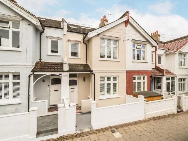 House for rent in Furzedown, Greater London