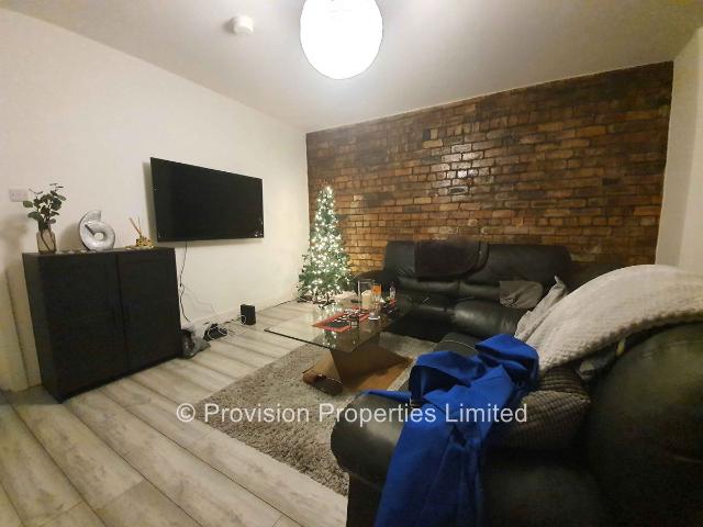 House for rent in Hyde Park, Leeds