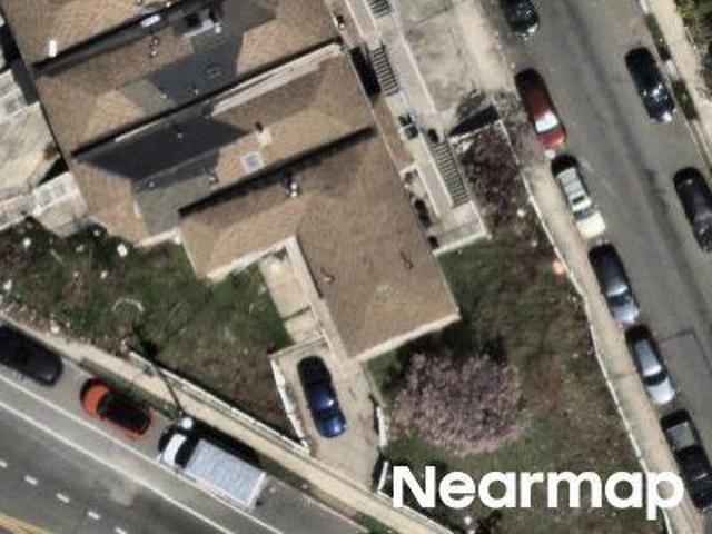 House for sale in The Bronx, Arverne
