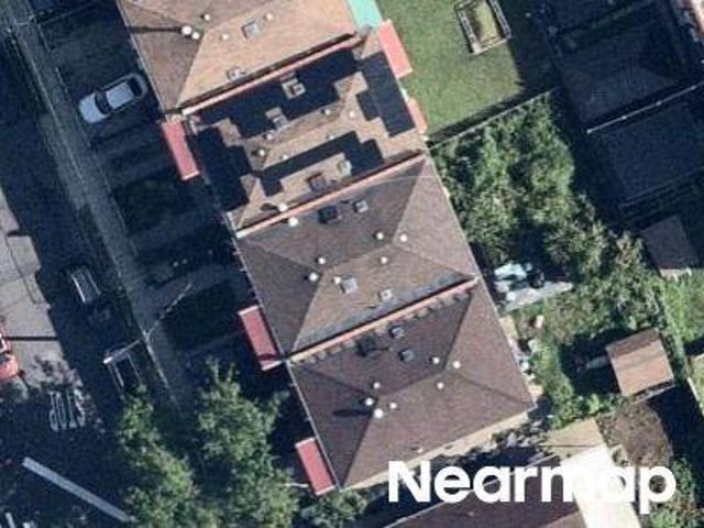 House for sale in The Bronx, Arverne