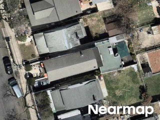 House for sale in The Bronx, Arverne