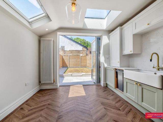 House for rent in Brunswick Park, Greater London