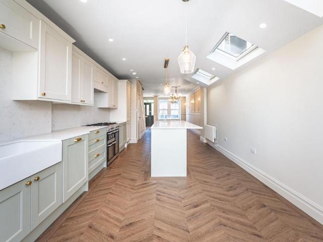 House for rent in London Borough of Barnet, Greater London