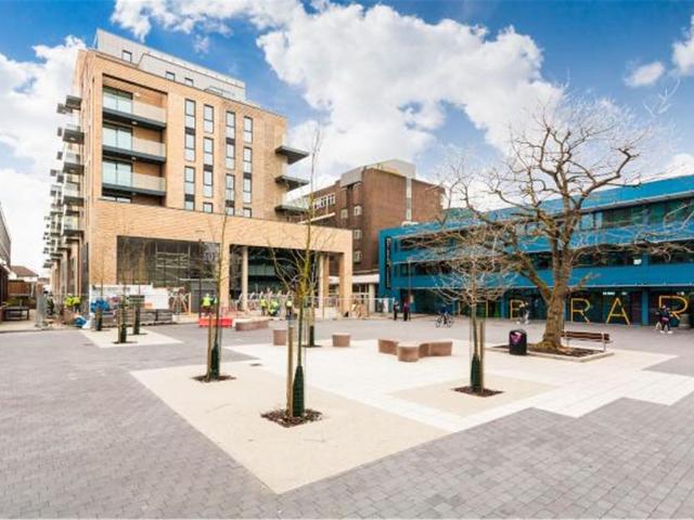 House for rent in Broom Hill, Greater London