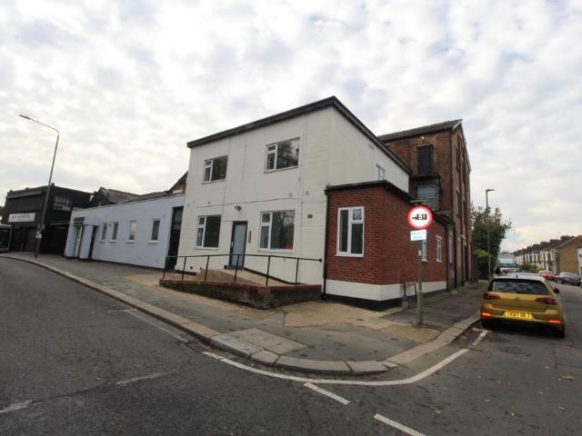 Apartment for rent in North London Business Park, Greater London