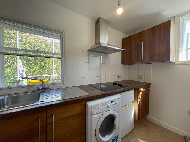 Studio for rent in Brunswick