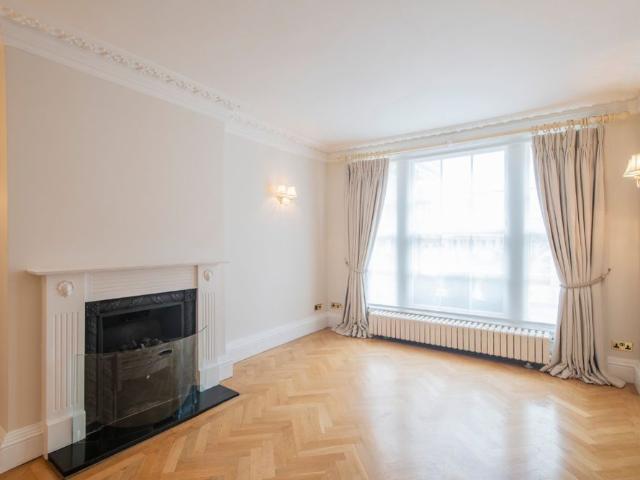 House for rent in East Marylebone, Cat Hill