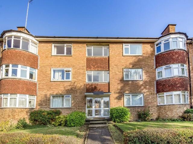 Apartment for rent in London Borough of Ealing, Park Royal