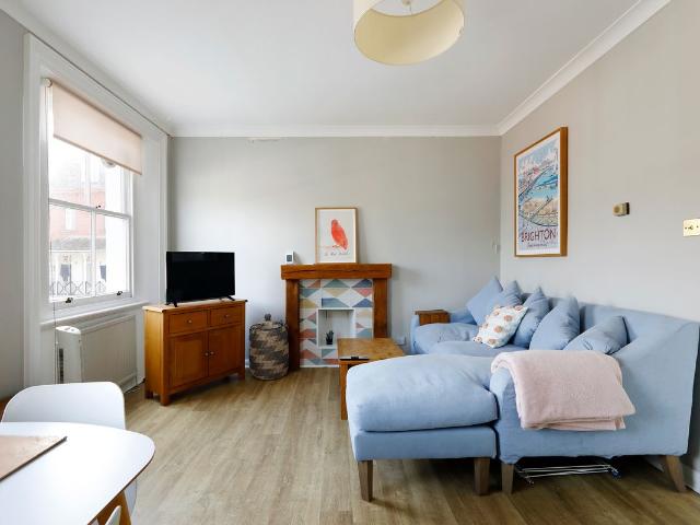 Apartment for rent in Brunswick, Hove